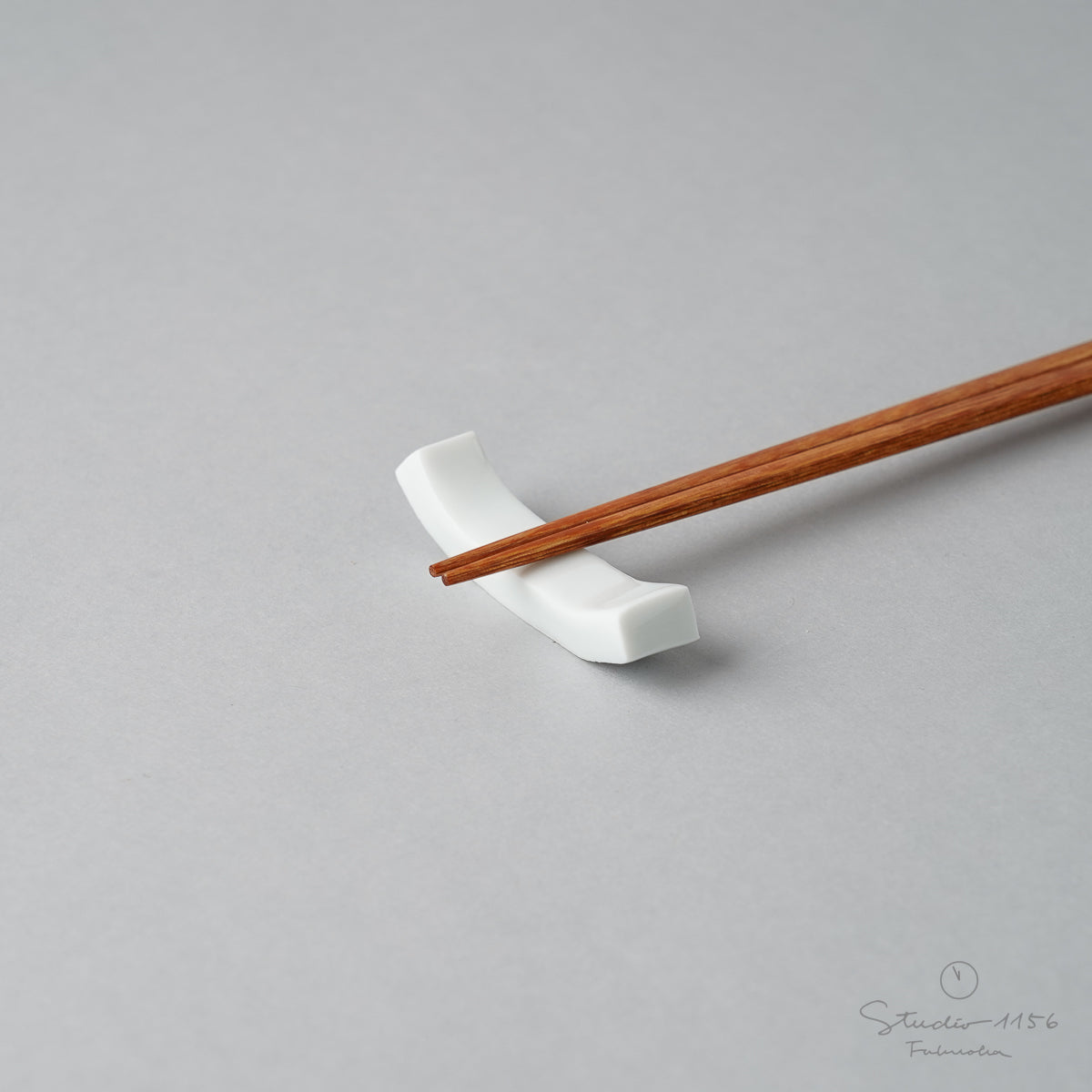 有田焼 反り型箸置き(L) 5.5cm 白磁 Seitoen Studio1156