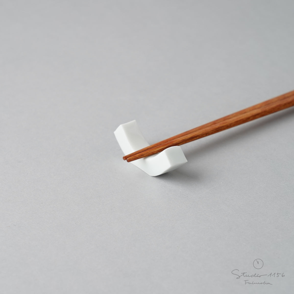 有田焼 反り型箸置き(M) 4.3cm