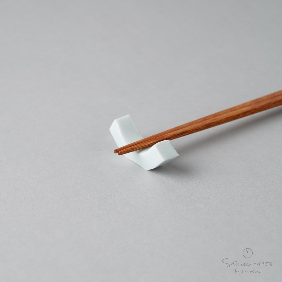 有田焼 反り型箸置き(M) 4.3cm