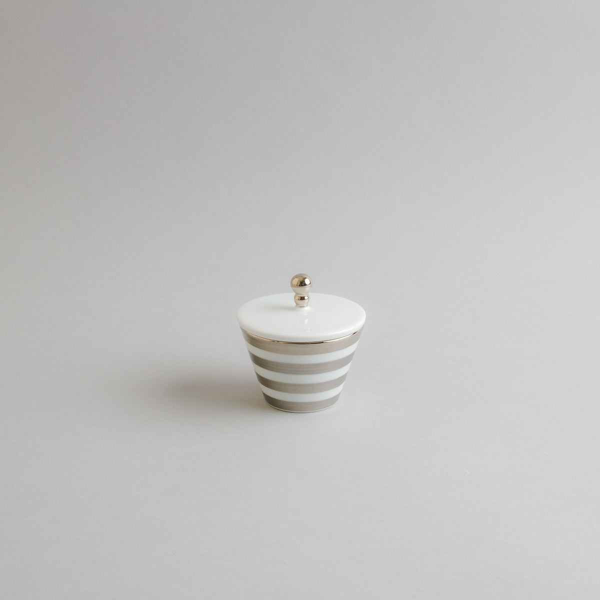 波佐見焼 アミューズカップ(S) w/ Lid 6.5cm/70ml プラチナハンドル&ボーダー Tanshin Studio1156