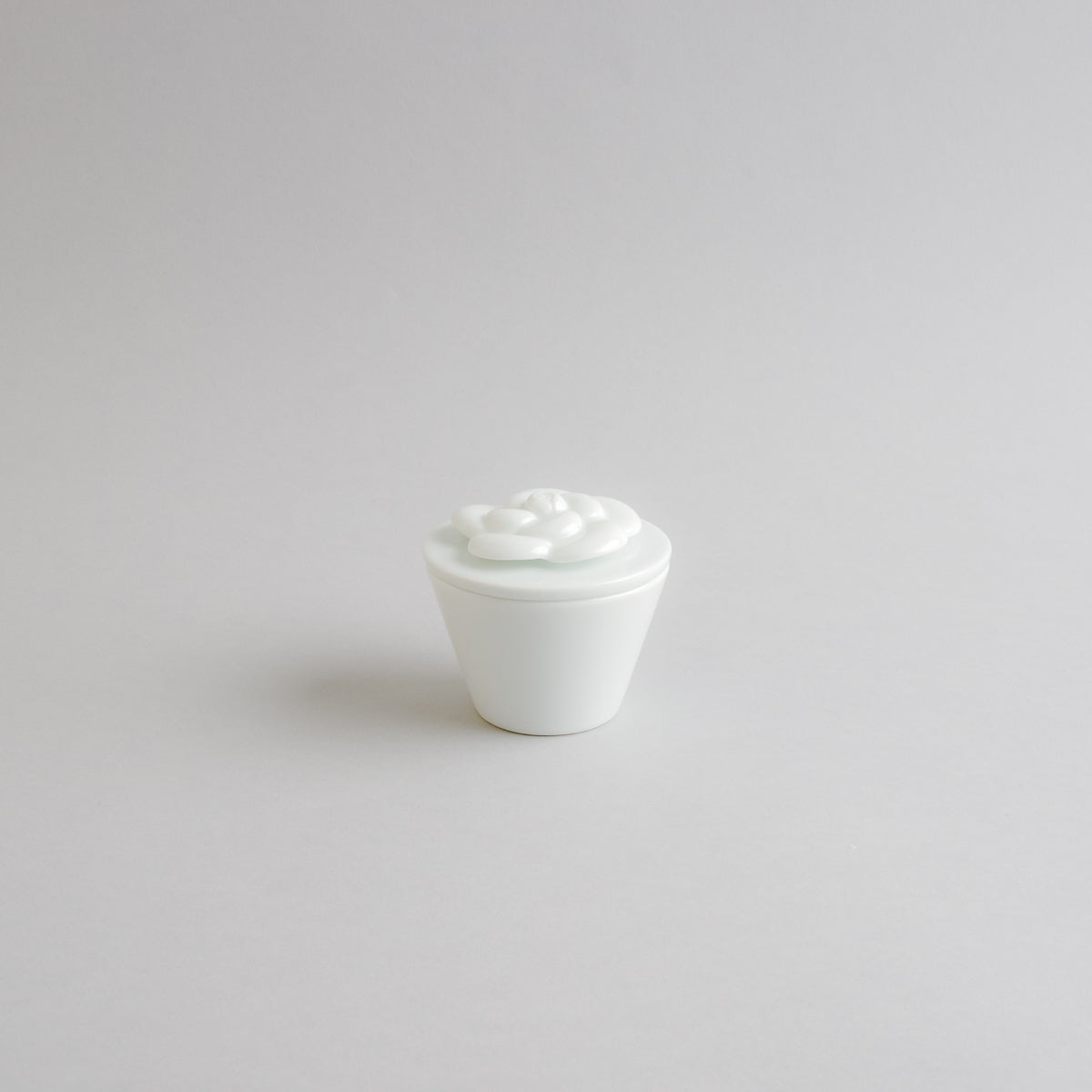 波佐見焼 アミューズカップ(S) w/ Lid 6.5cm/70ml 白カメリア Tanshin Studio1156