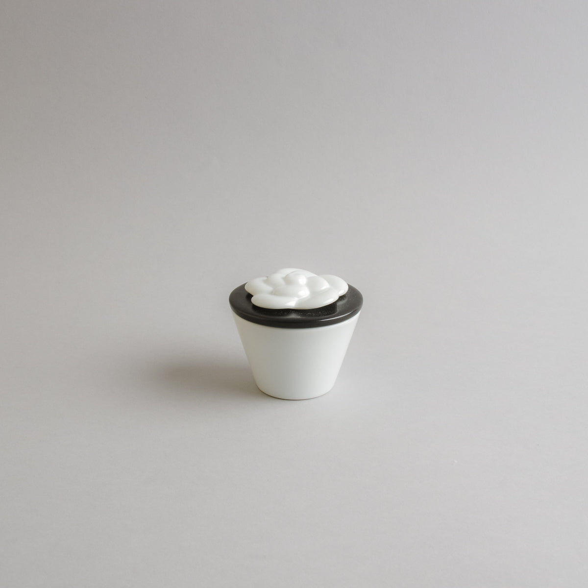 波佐見焼 アミューズカップ(S) w/ Lid 6.5cm/70ml 黒マットカメリア Tanshin Studio1156