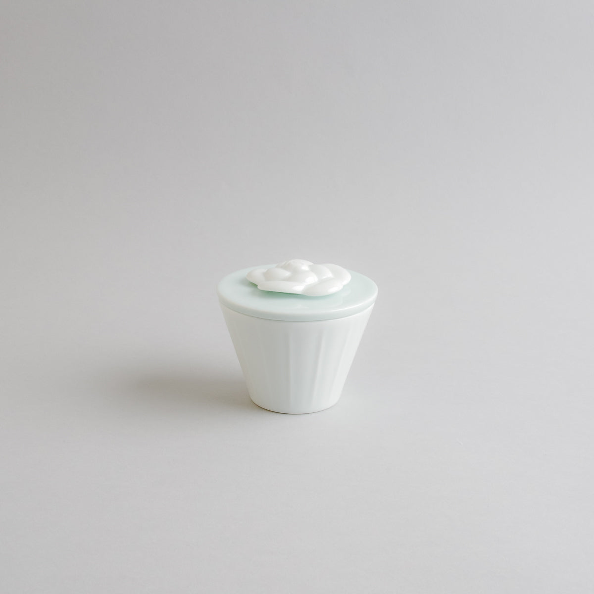 波佐見焼 アミューズカップ(L) w/ Lid 8cm/130ml 青磁カメリア Tanshin Studio1156