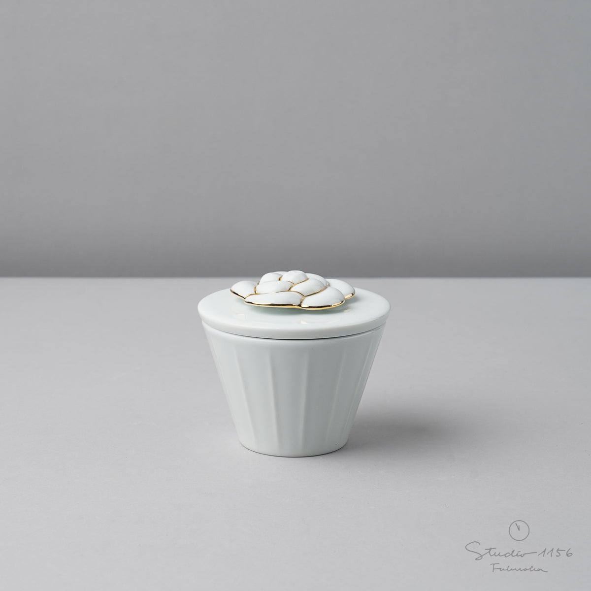 波佐見焼 アミューズカップ(L) w/ Lid 8cm/130ml ゴールドカメリア Tanshin Studio1156