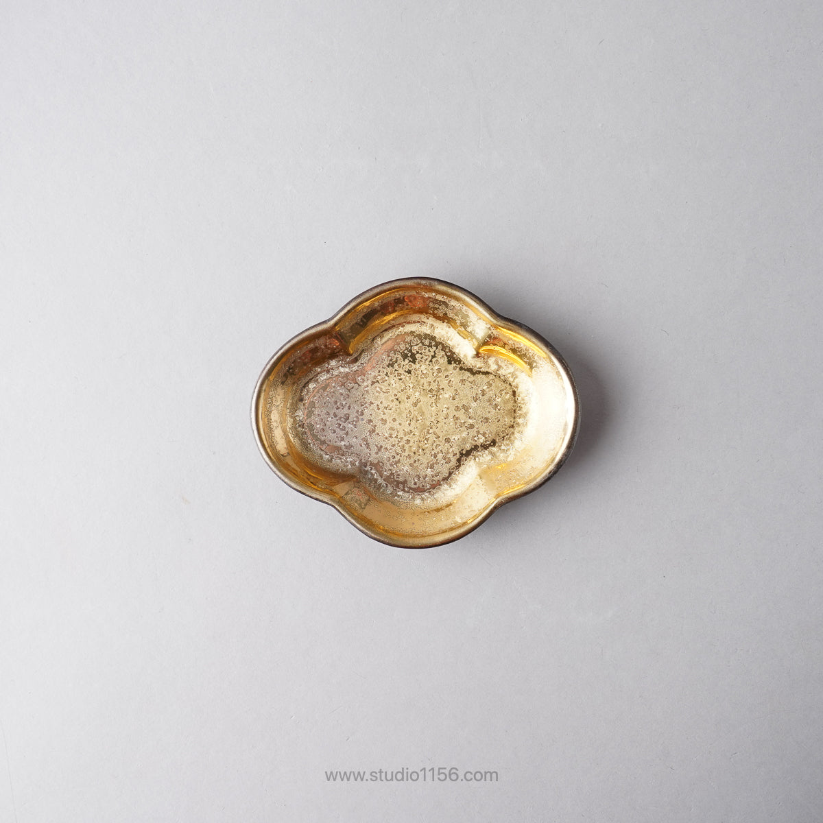 有田焼 木瓜型小皿 10.5cm 黒柚子金 Touetsu Studio1156