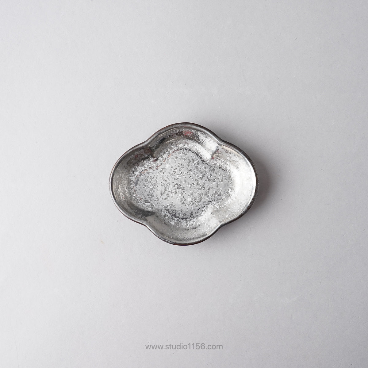 有田焼 木瓜型小皿 10.5cm 黒柚子銀 Touetsu Studio1156
