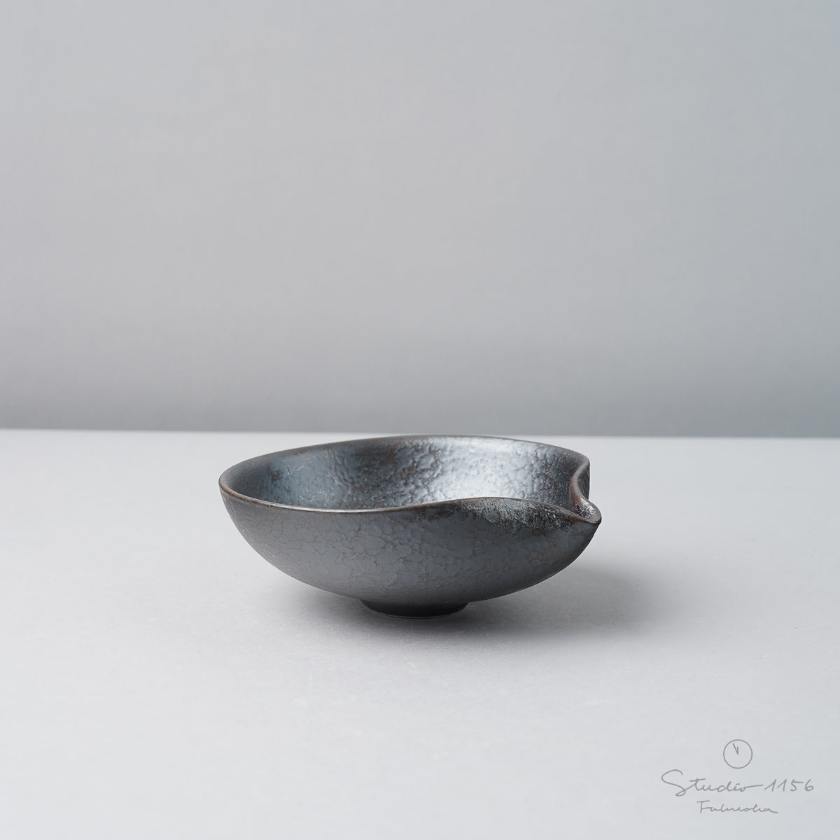 有田焼 片口浅小鉢 13cm 晶 Touetsu Studio1156