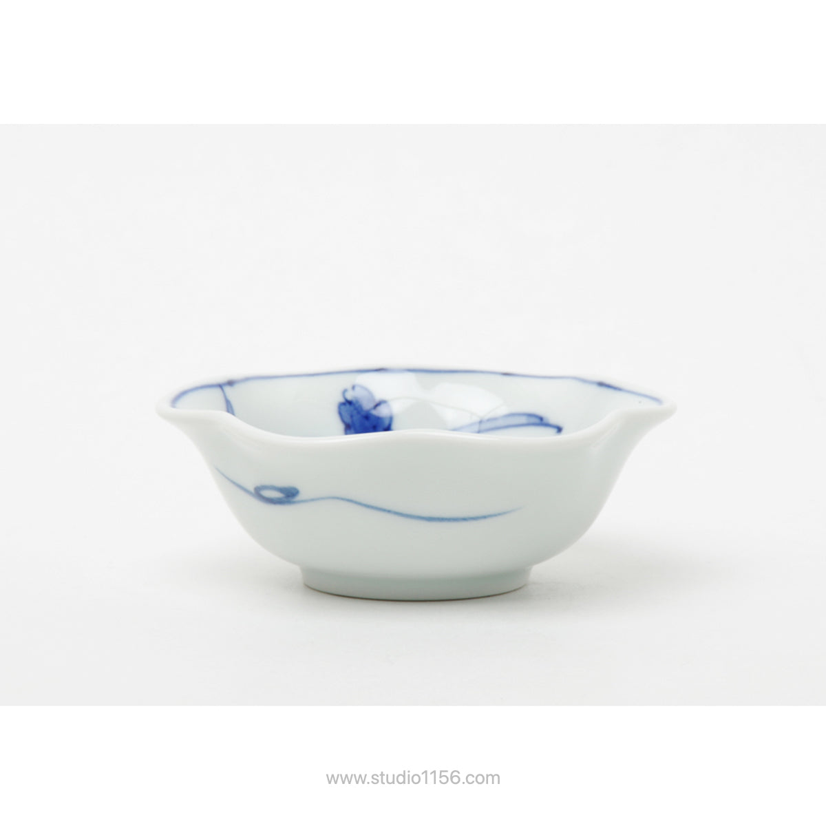 波佐見焼 染付 菊割図 花型小鉢(小) 9.5cm Takayama Studio1156