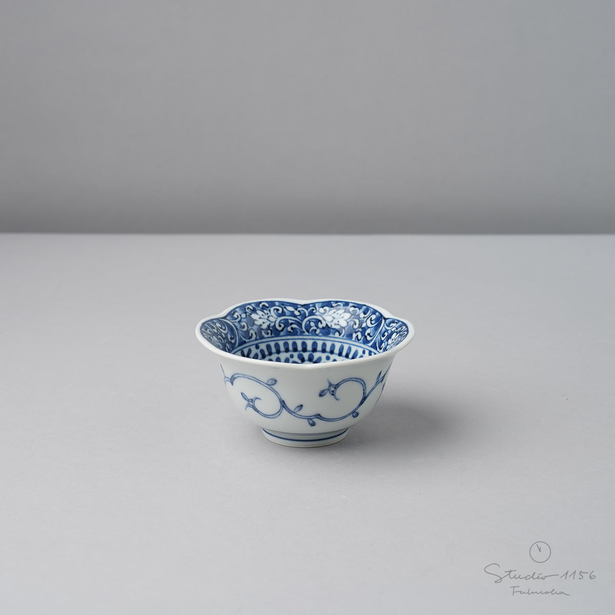 波佐見焼 染付 六方花型小鉢 9cm 草花唐草紋 Takayama Studio1156