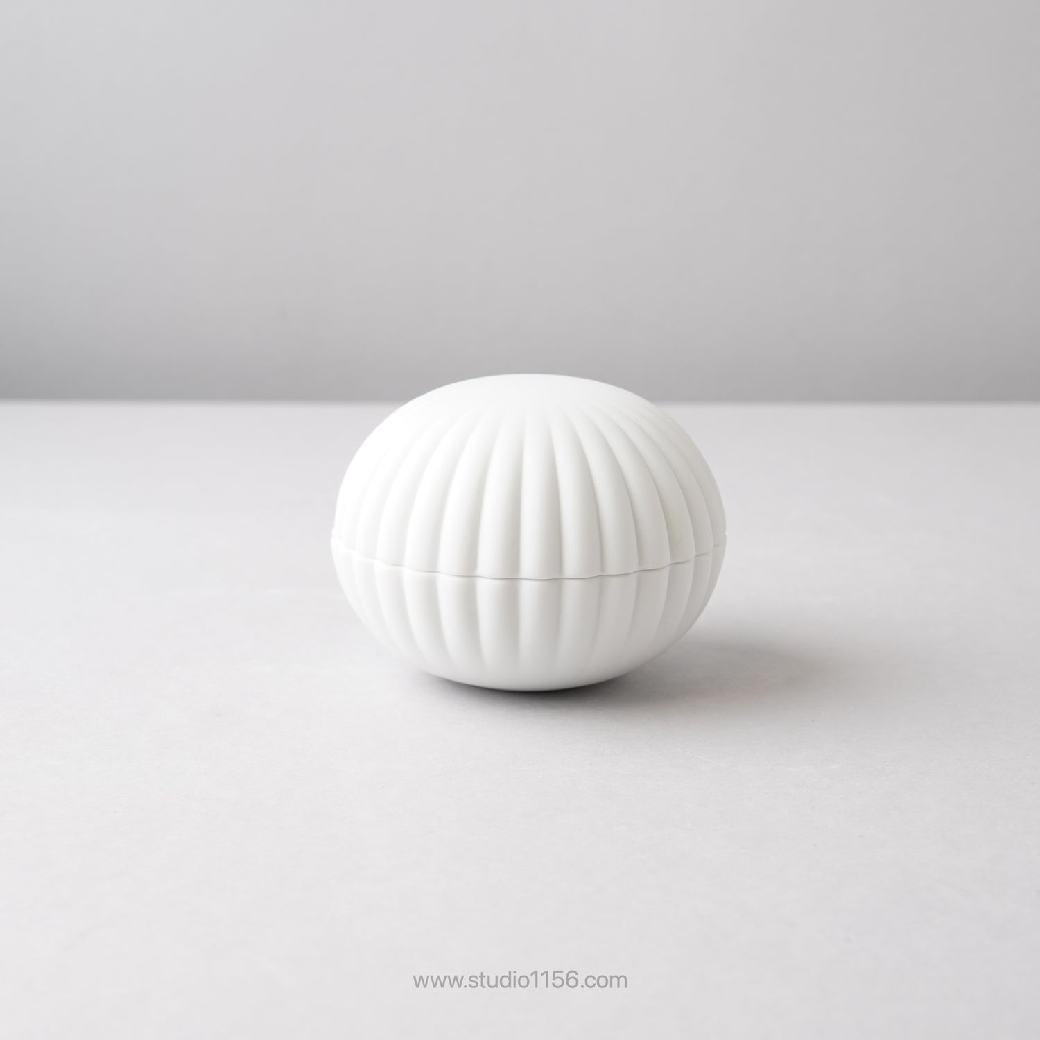 有田焼 ホワイトマット 菊割ボウル w/Lid 10cm/130ml Yamahei Studio1156