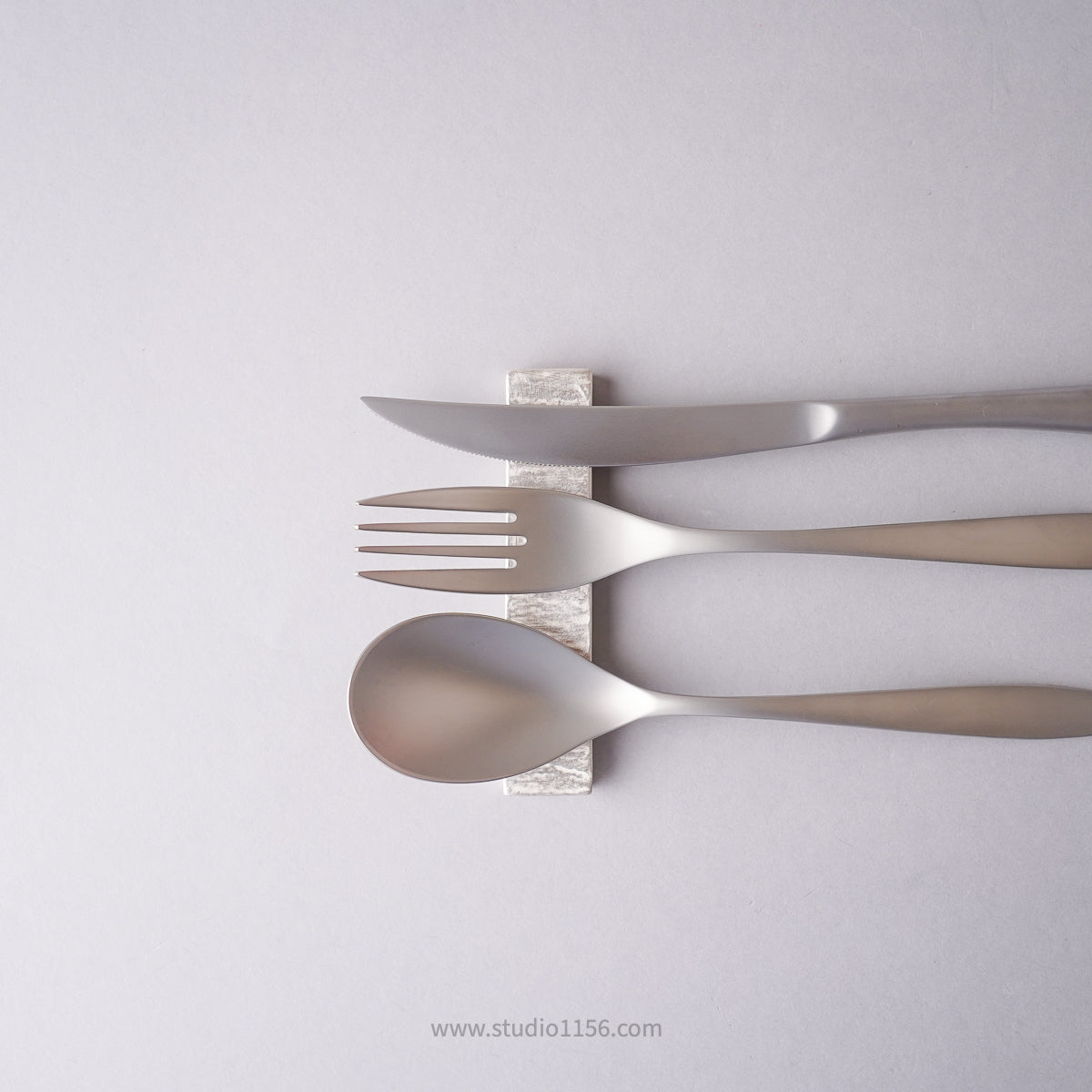 有田焼 エッグシェル 硯石カトラリーレスト 10cm やま平窯の通販