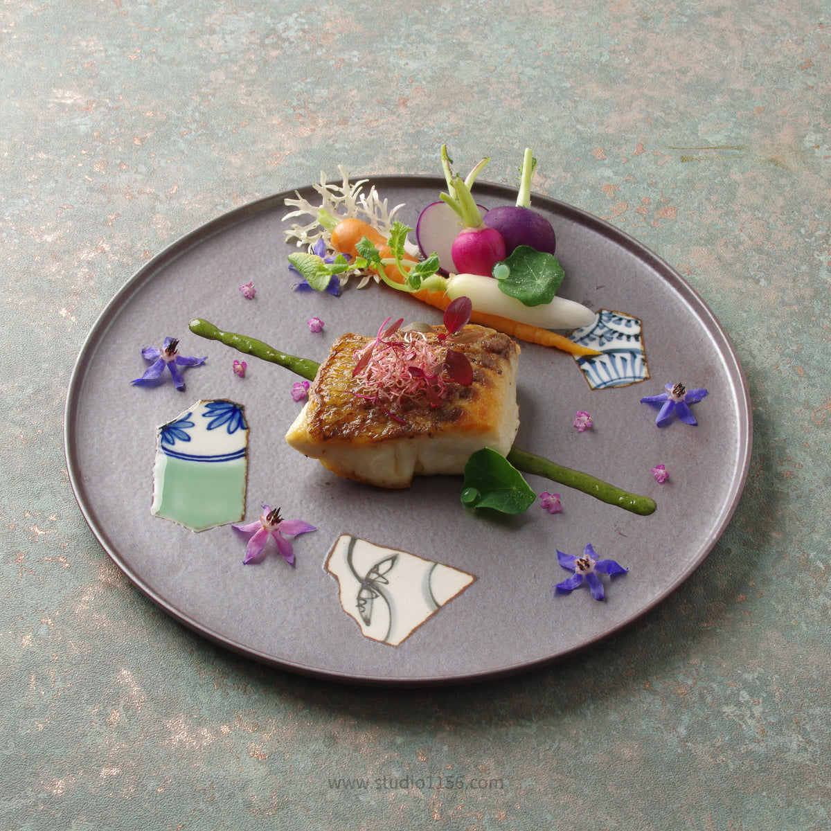 光峰 あいだ  有田焼 frameプレート 26cm [強化磁器] AHJ ARITA HASAMI JAPAN