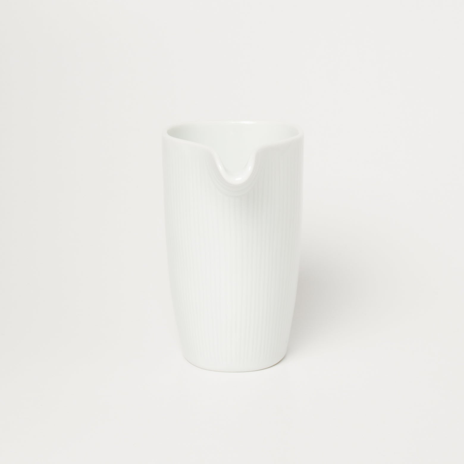 有田焼 白磁線彫 片口注器(大) 230ml Kouraku Studio1156