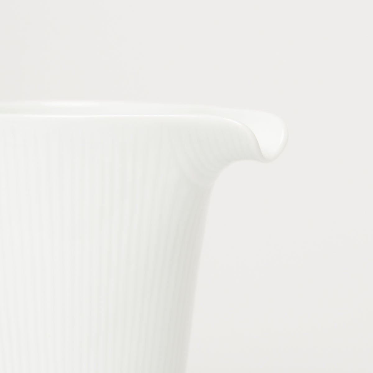 有田焼 白磁線彫 片口注器(大) 230ml Kouraku Studio1156